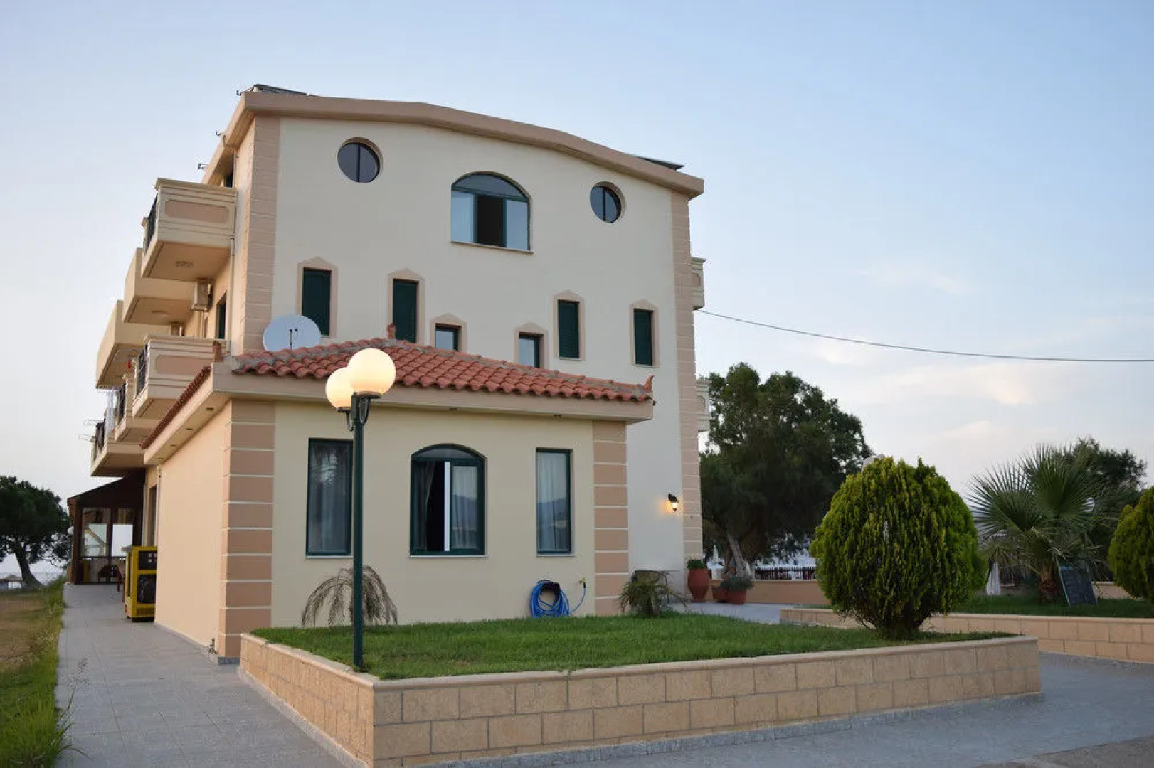 Mesogios Beach Hotel