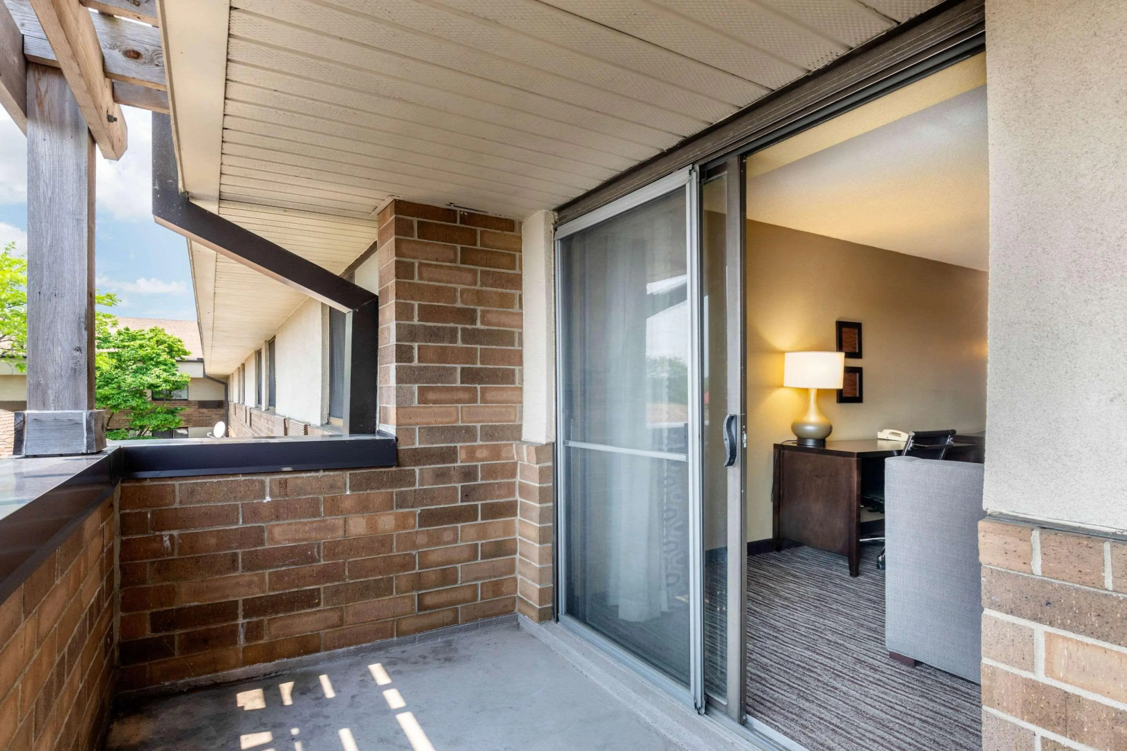 Suburban Studios Arlington Heights – Elk Grove