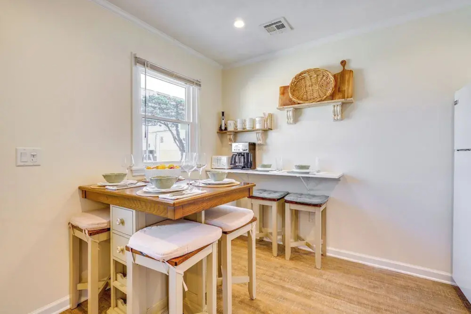 Lavallette Apartment w/ Patio - Walk to the Beach!