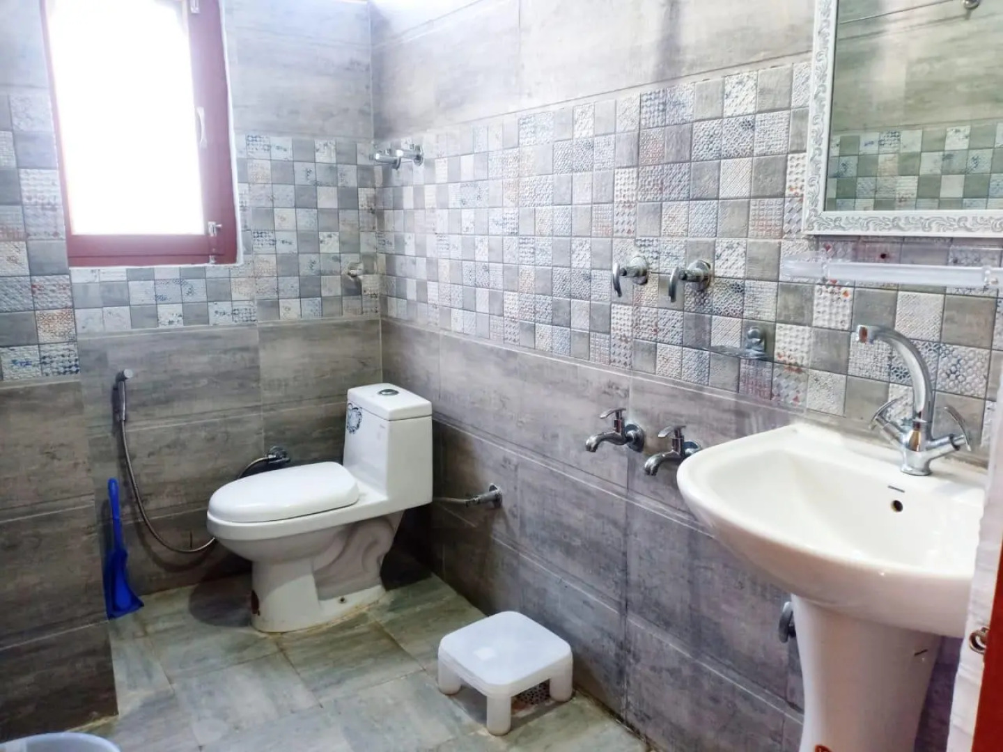 Hill Ice Guest House.