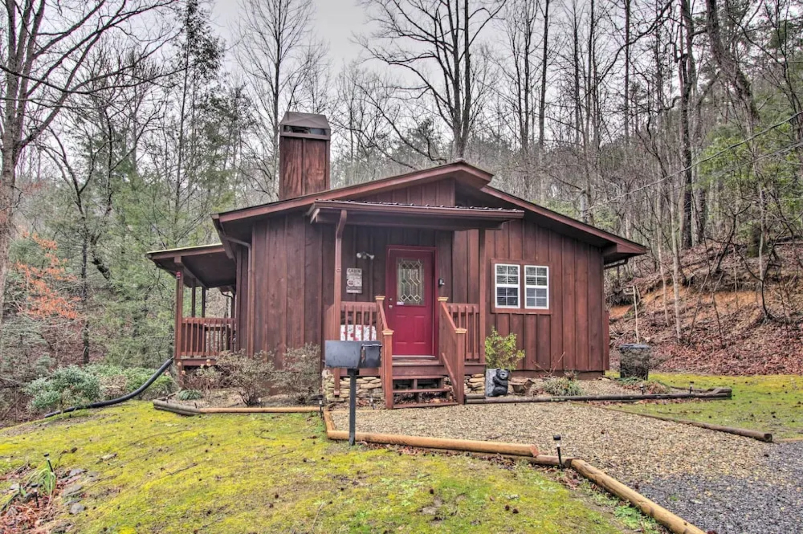 Private Gatlinburg Cabin: Pet Friendly w/ Hot Tub!