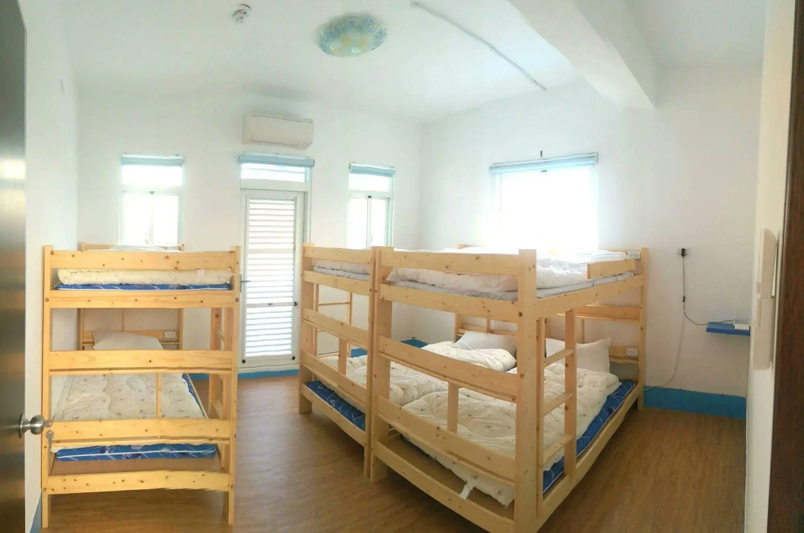 Simple Travel - Hostel