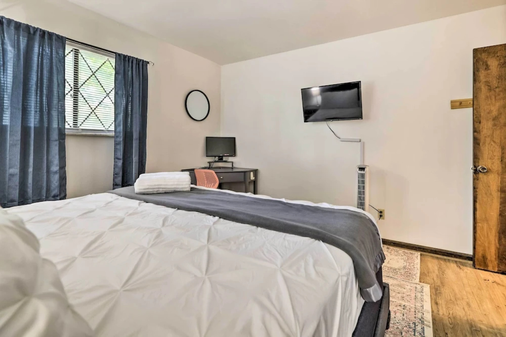 Walk to Lake: Game Room Getaway in Pocono Summit!