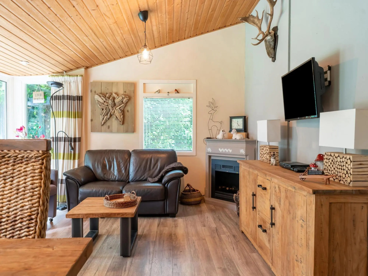 Picturesque Cottage on Park Hunzebergen