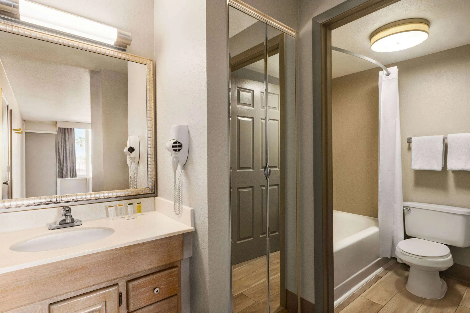 Days Inn by Wyndham Cocoa Beach Port Canaveral