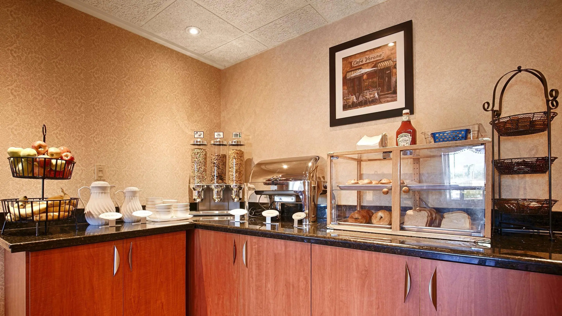 Best Western Plus Burlington Inn & Suites
