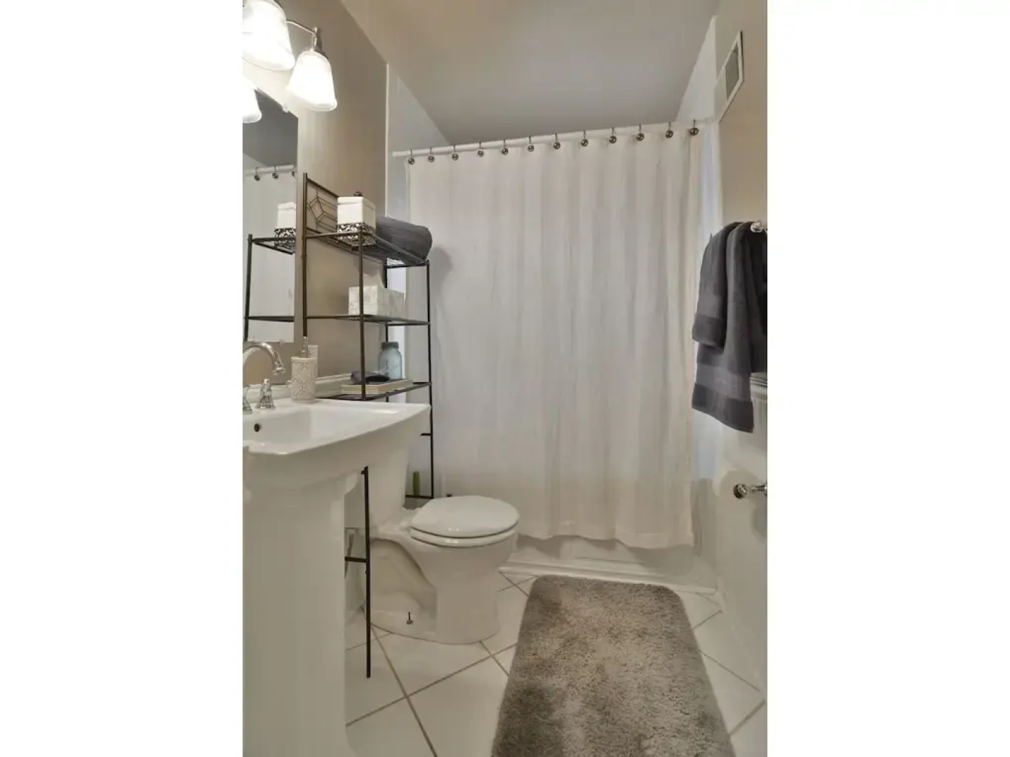 Cottage by the Historic Depot