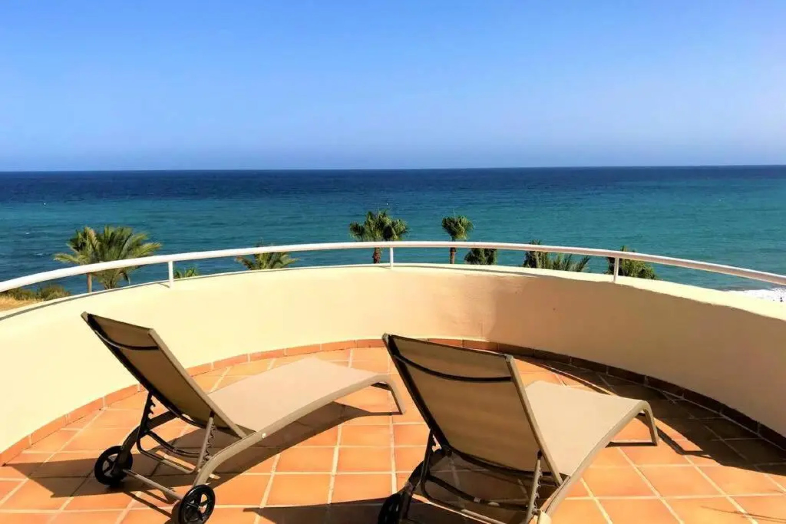 Penthouse Bermuda Beach 2