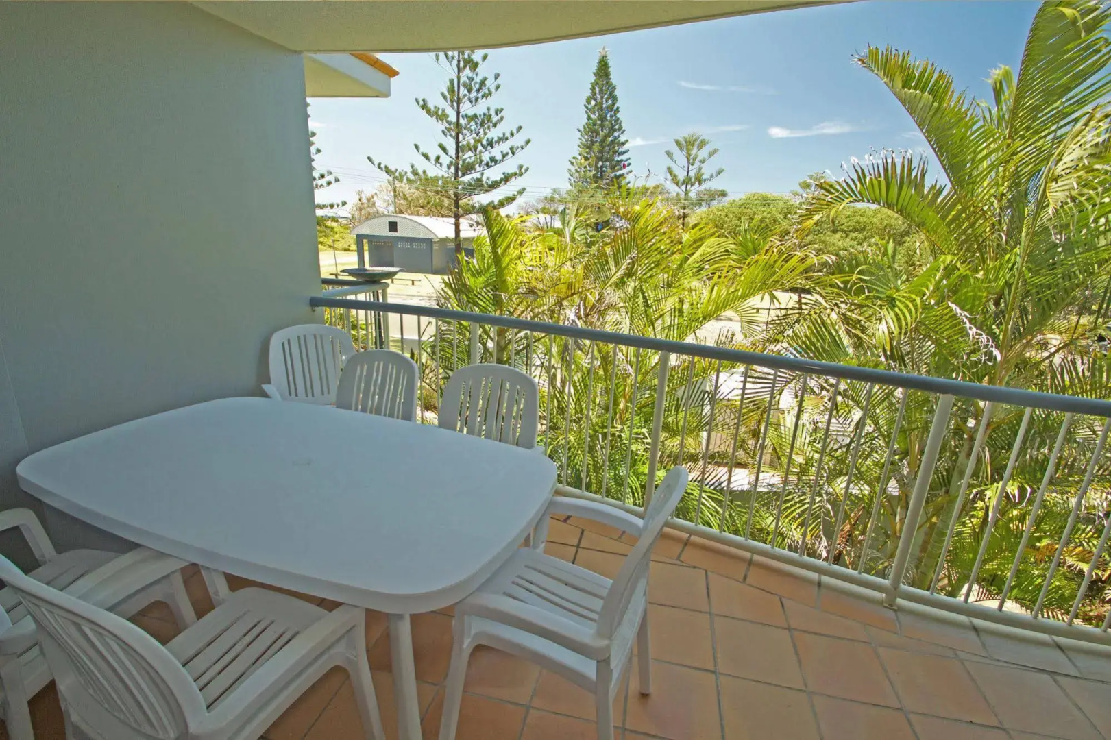 Surf Club Apartments