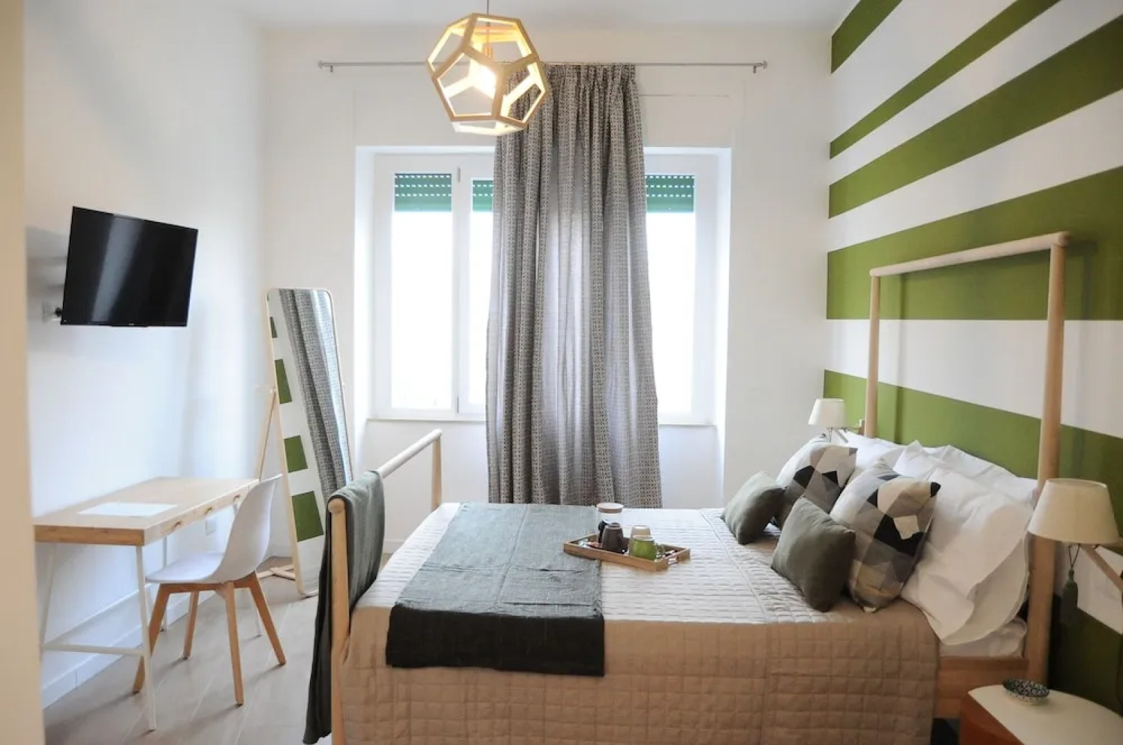 The Corner 180 Suite