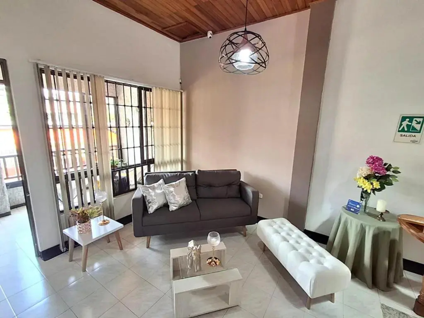 Hotel Casa De Yaro