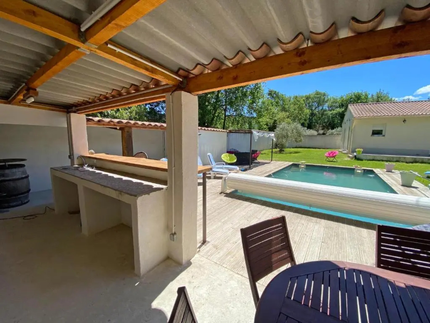 Agréable Location Vacances Climatisée avec Piscine Privée située en Campagne de Maubec, au cœur du Luberon, 6 à 8 personnes LS2-188