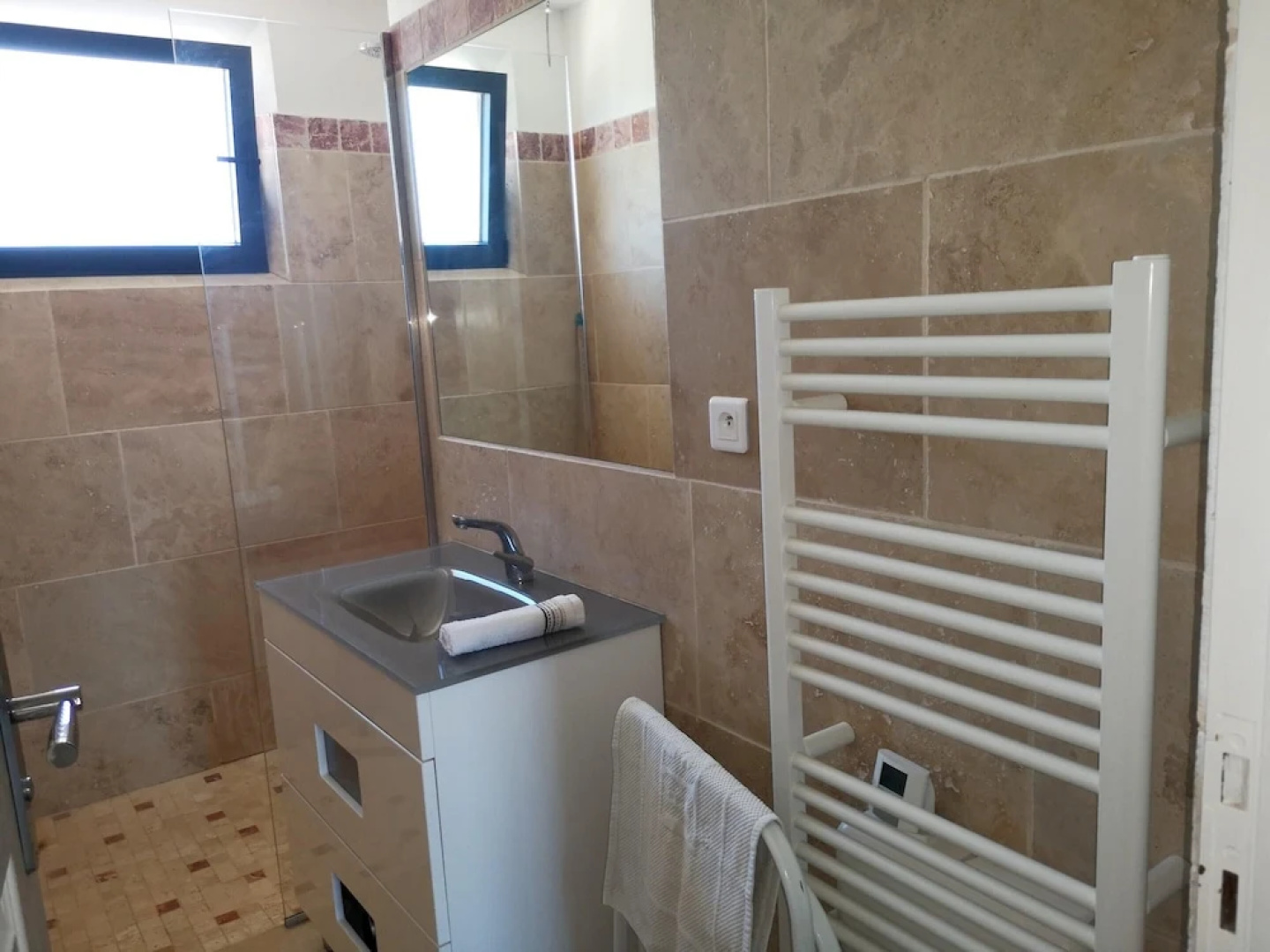 Apartment With 2 Bedrooms in Velaux, With Pool Access, Furnished Garde