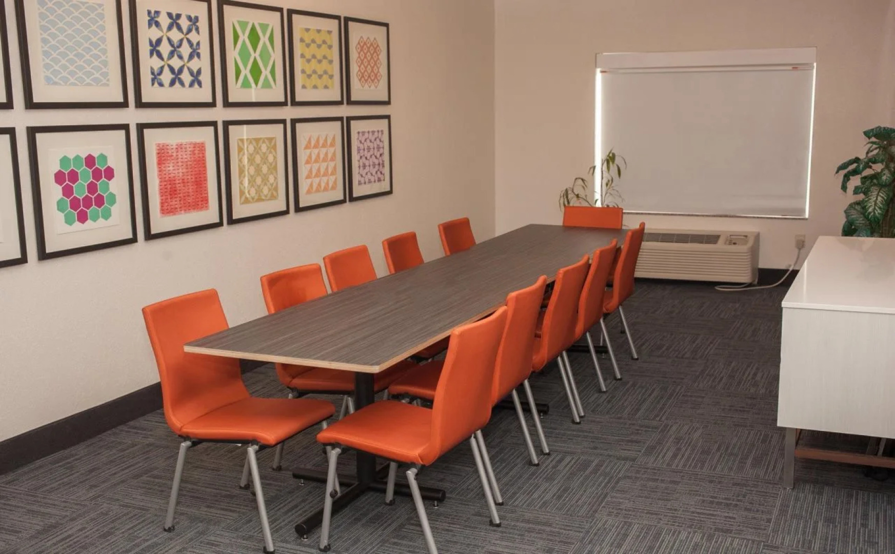 Holiday Inn Express & Suites Logan By IHG