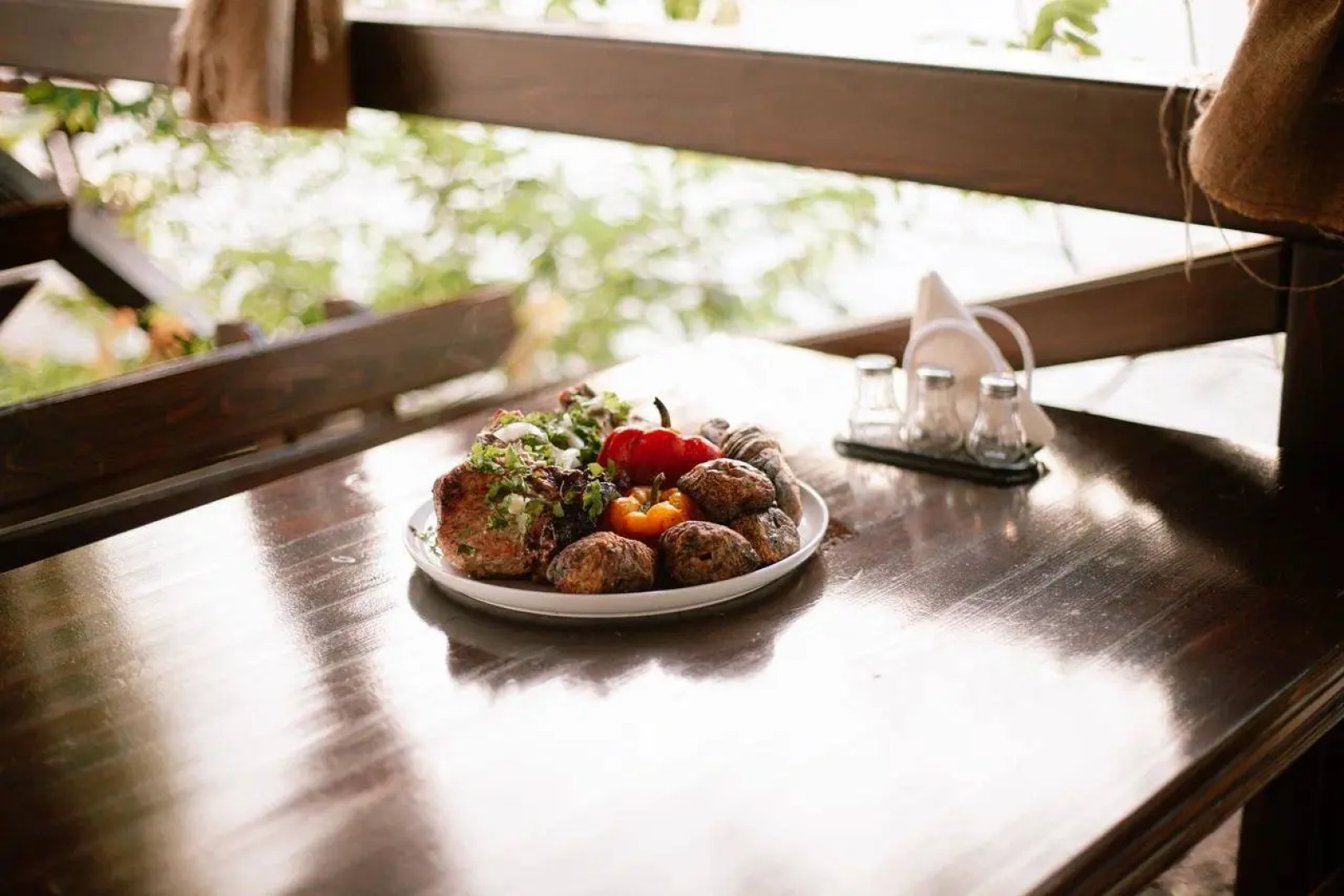 Три павлина