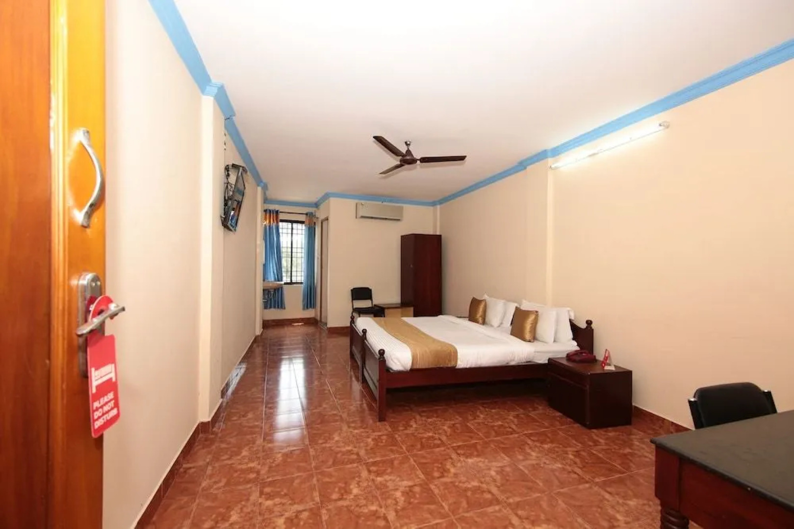 OYO 6711 Geojo Residency