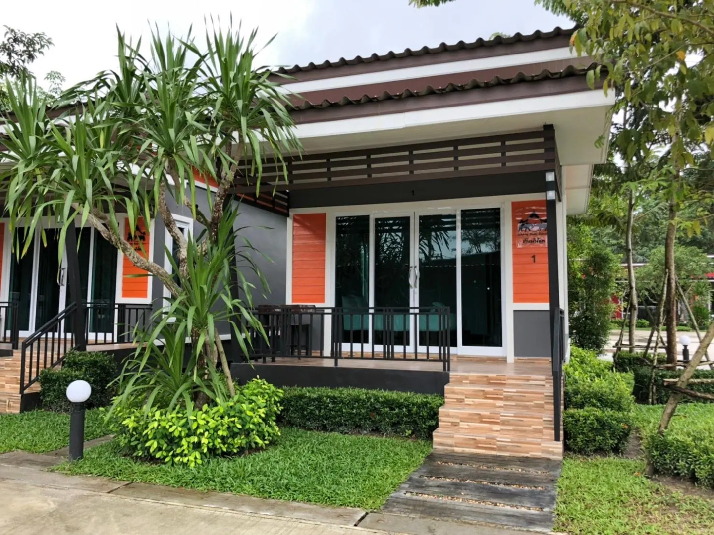 Chang Puak Resort Ronphiboon Nakornsrithamarat