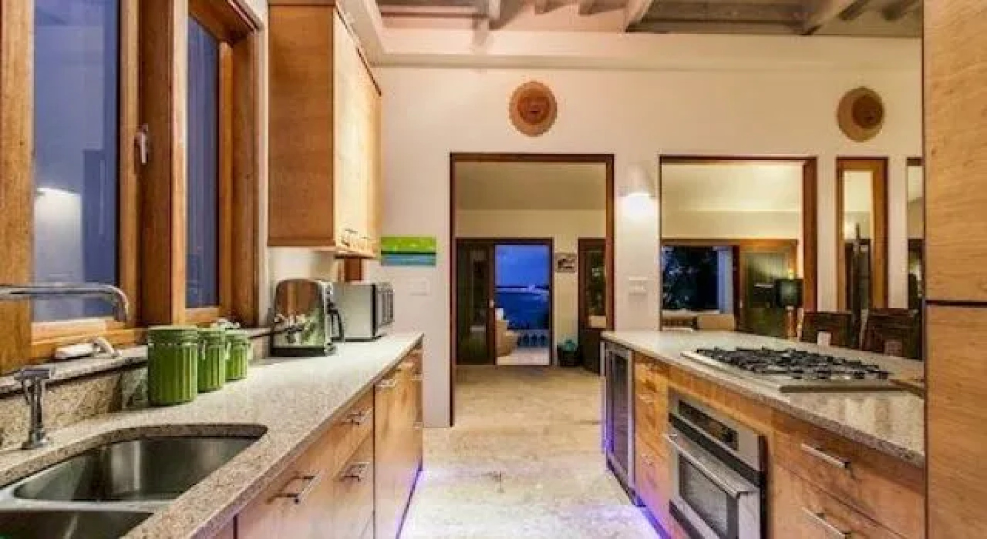 Waves on Shoal Bay Villa