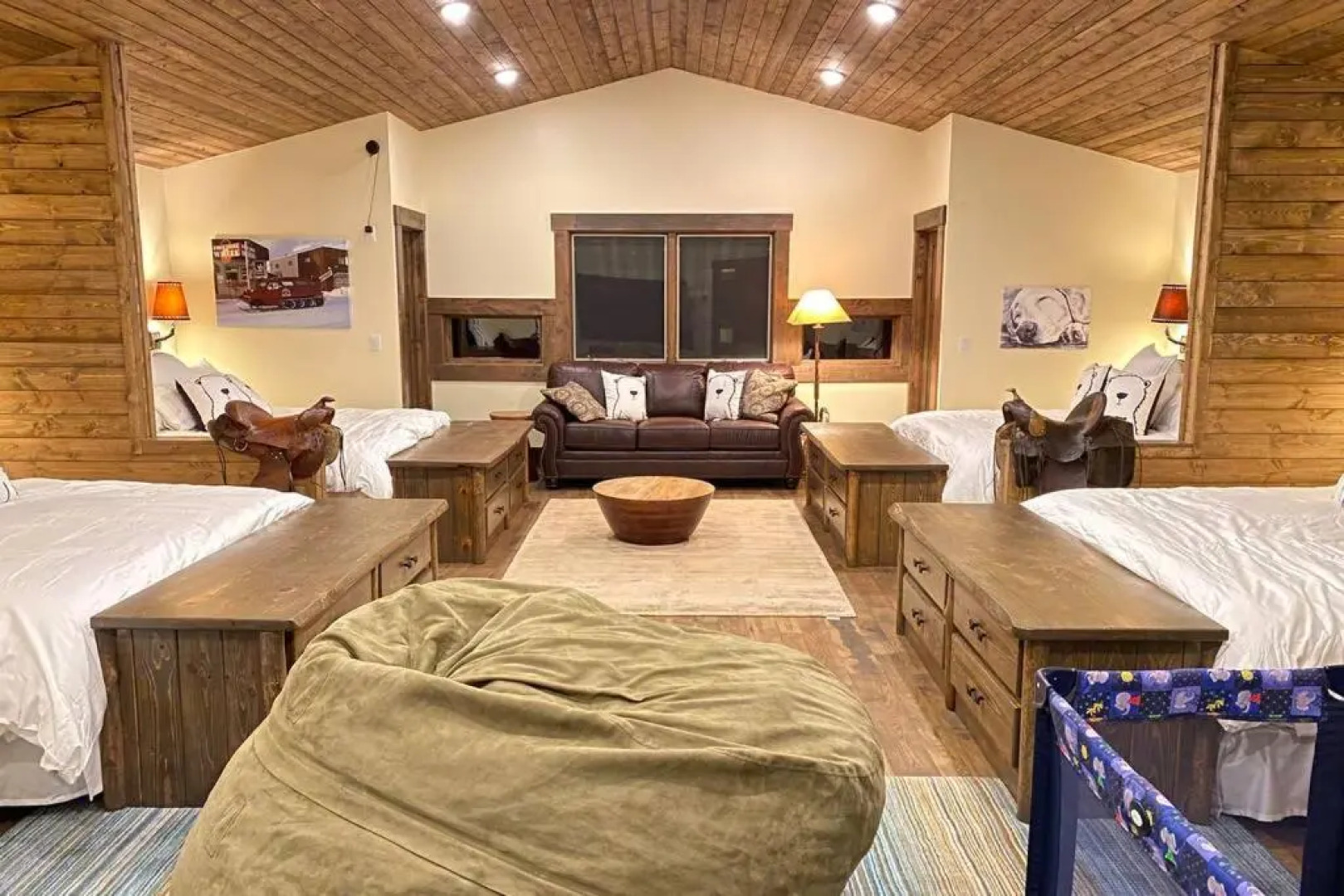 Yellowstone Crossing Lodge