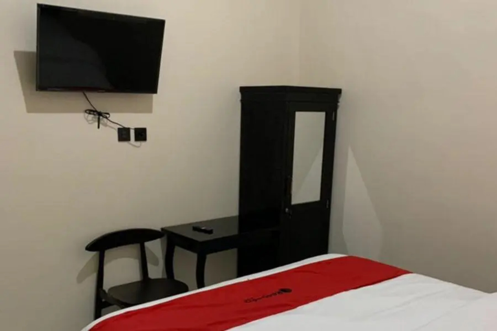 RedDoorz Syariah near Kawasan Simpang Lima Pati