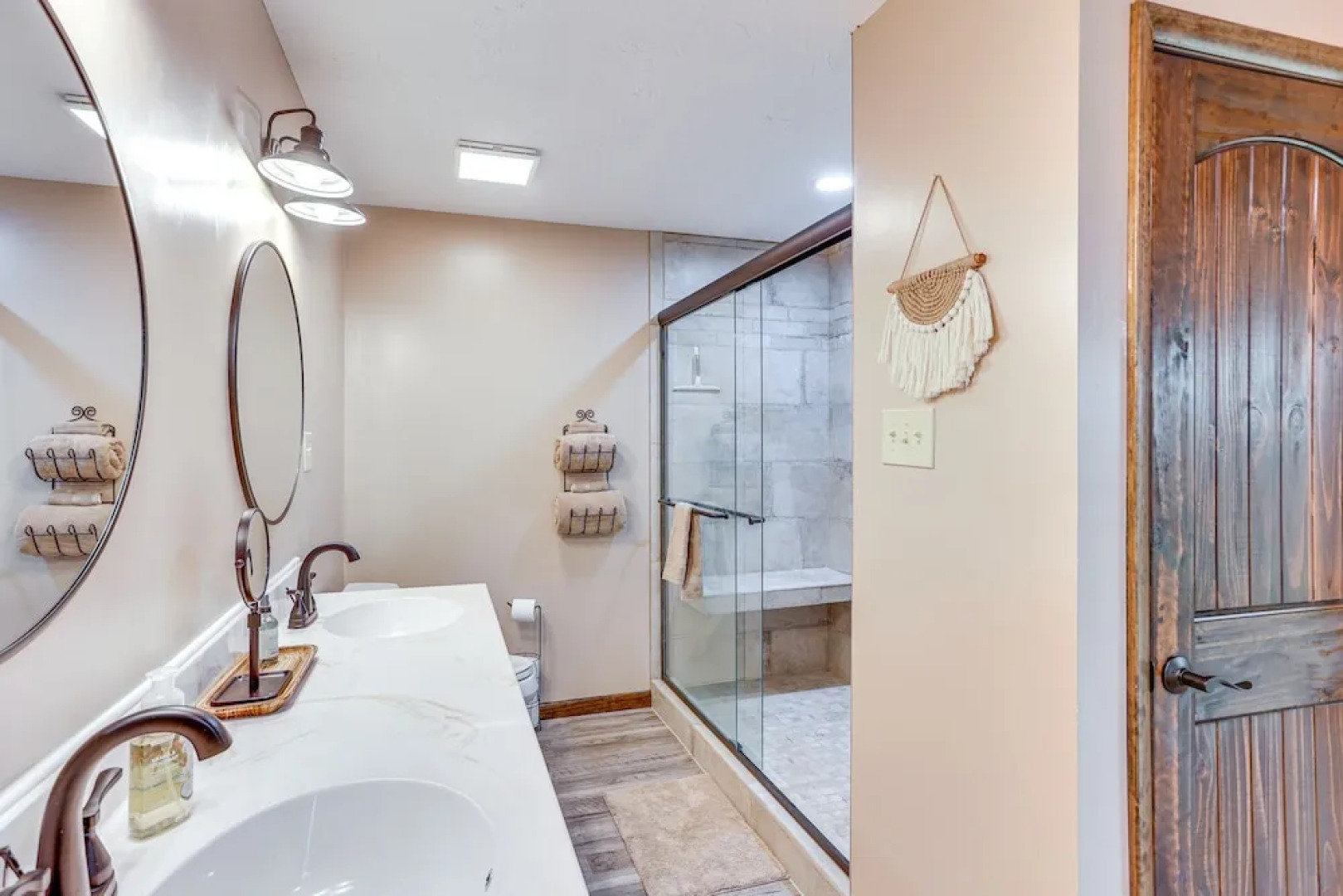 'the Duck Farm' Sugar Tree Hideaway w/ Yard!