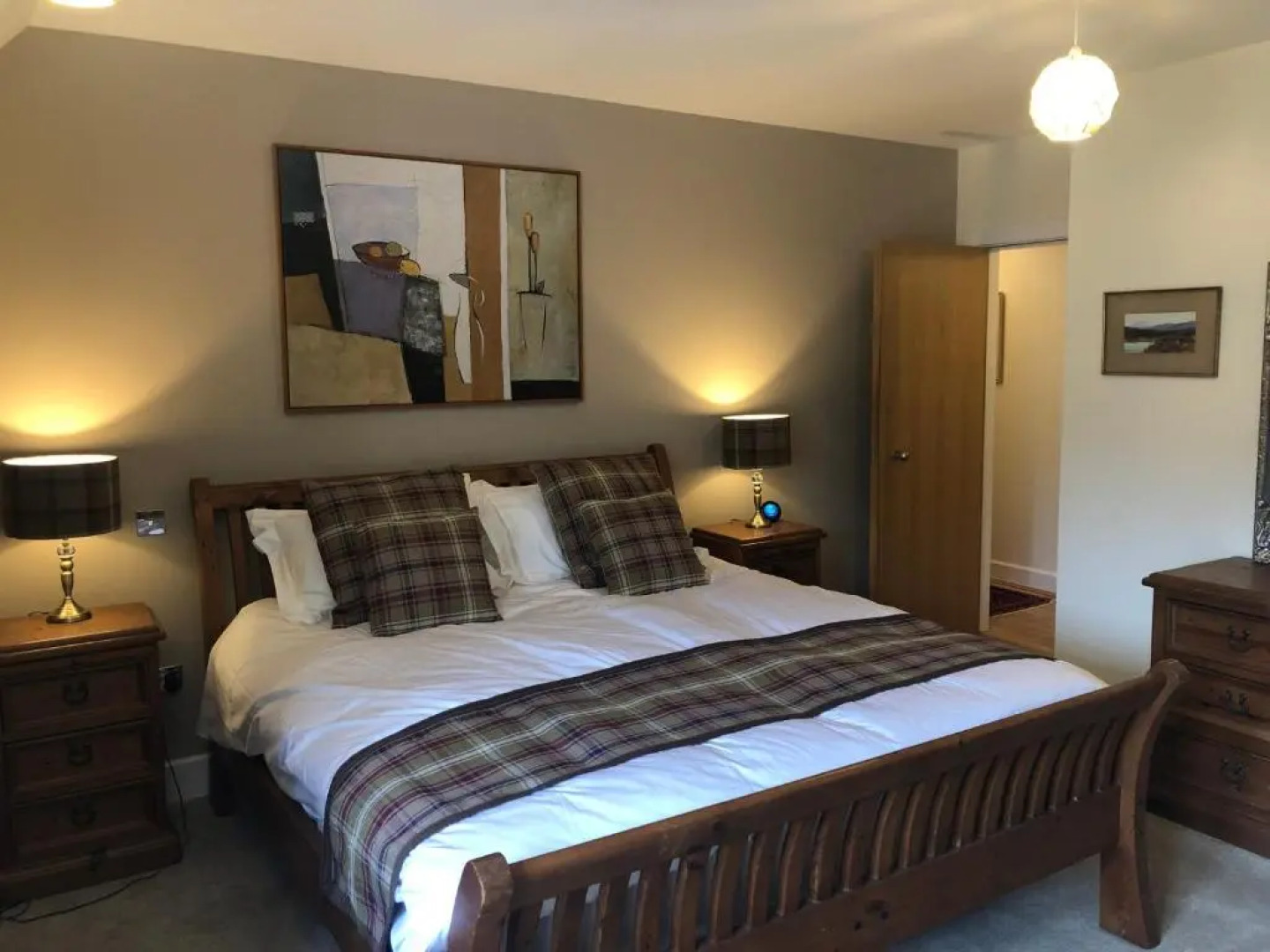 Loch Ness Moat House Apartments