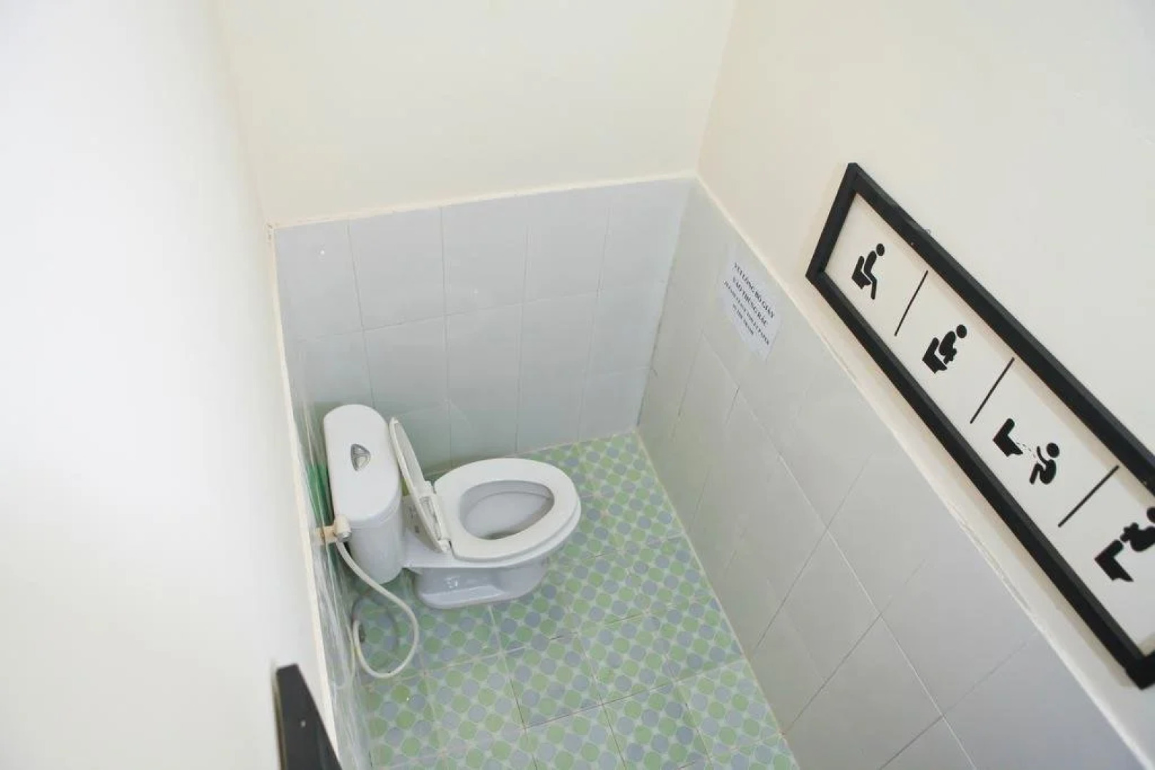 Buffalo Pub and Hostel