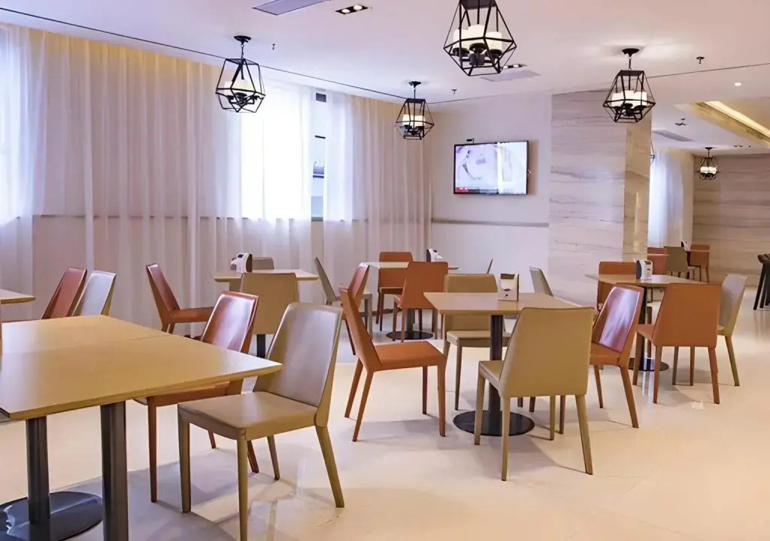 City Comfort Inn Dongfang Donghai Road Sports Square