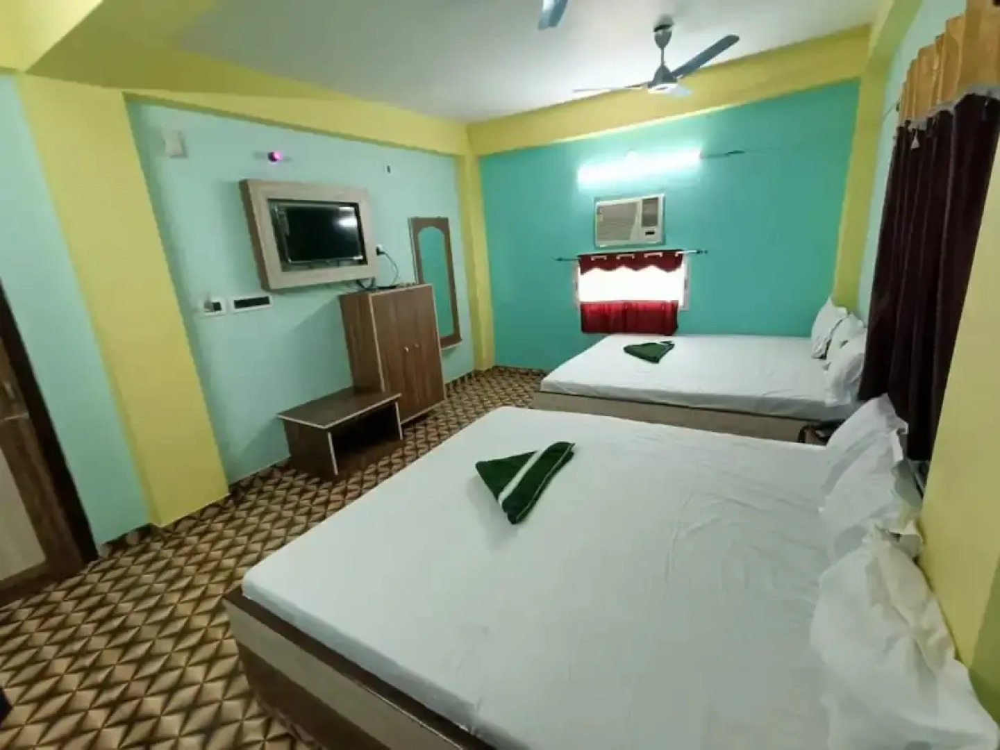 Larica Holiday Inn Tarapith