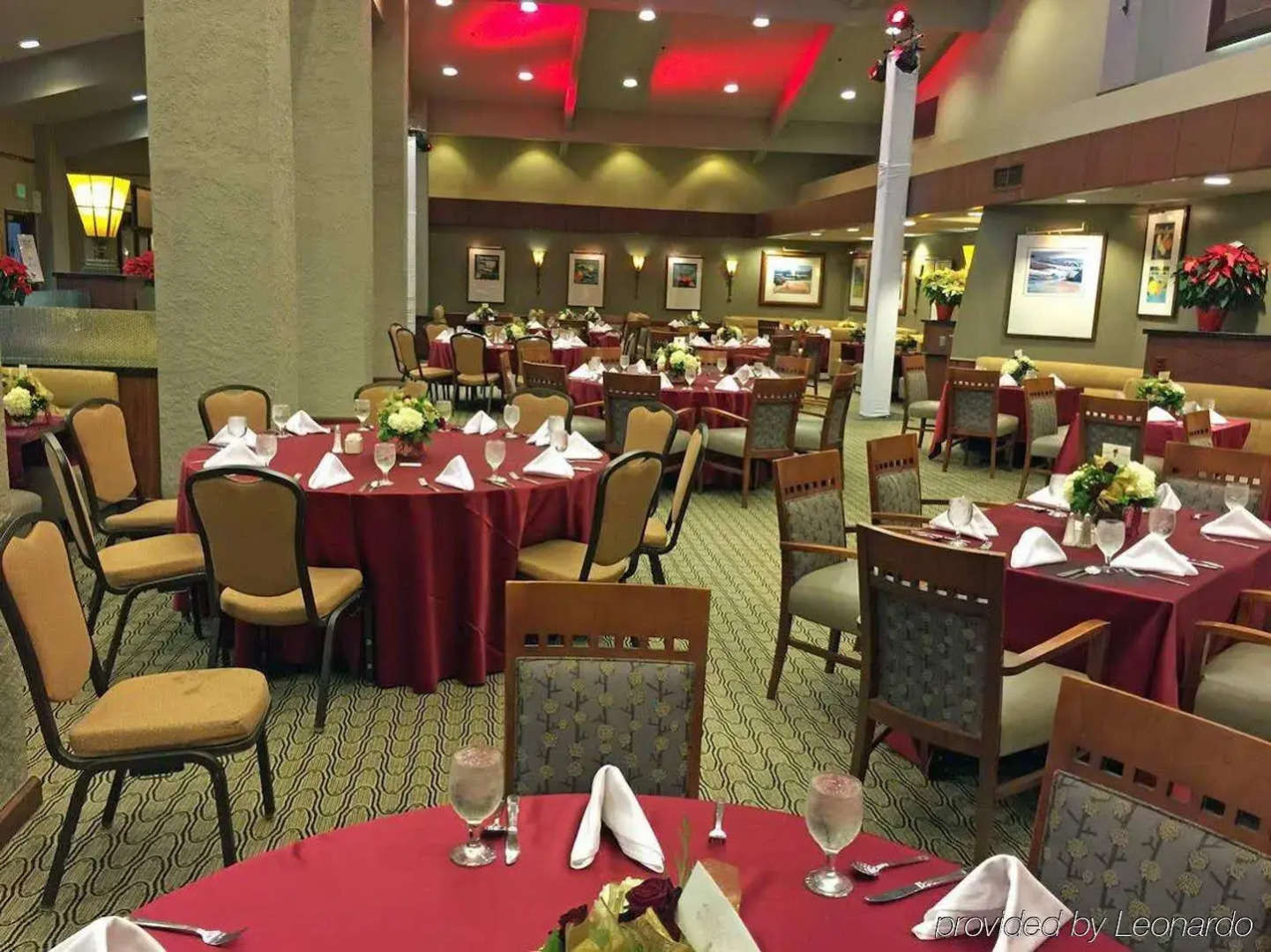 DoubleTree by Hilton Hotel Bakersfield