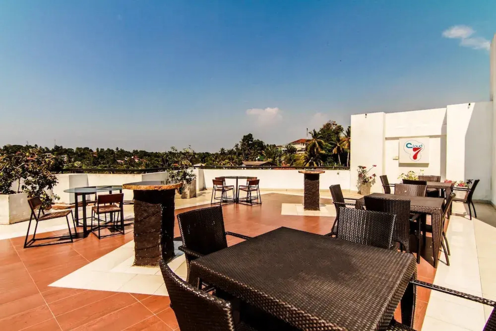 OYO 117 Saninro Residencies