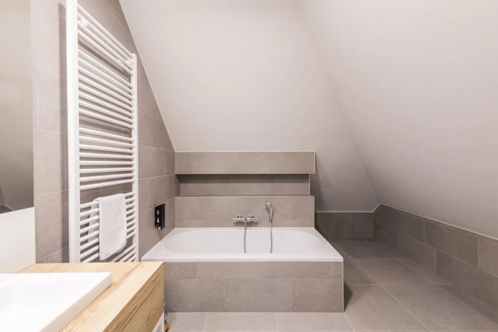 Belcasa Beach Suites & Lofts