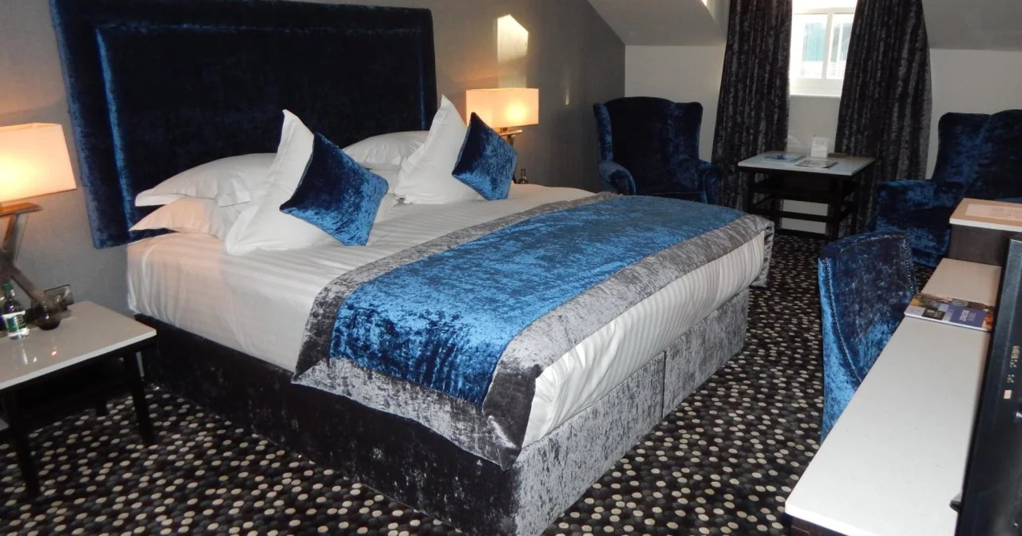 DoubleTree by Hilton Belfast City Ten Square