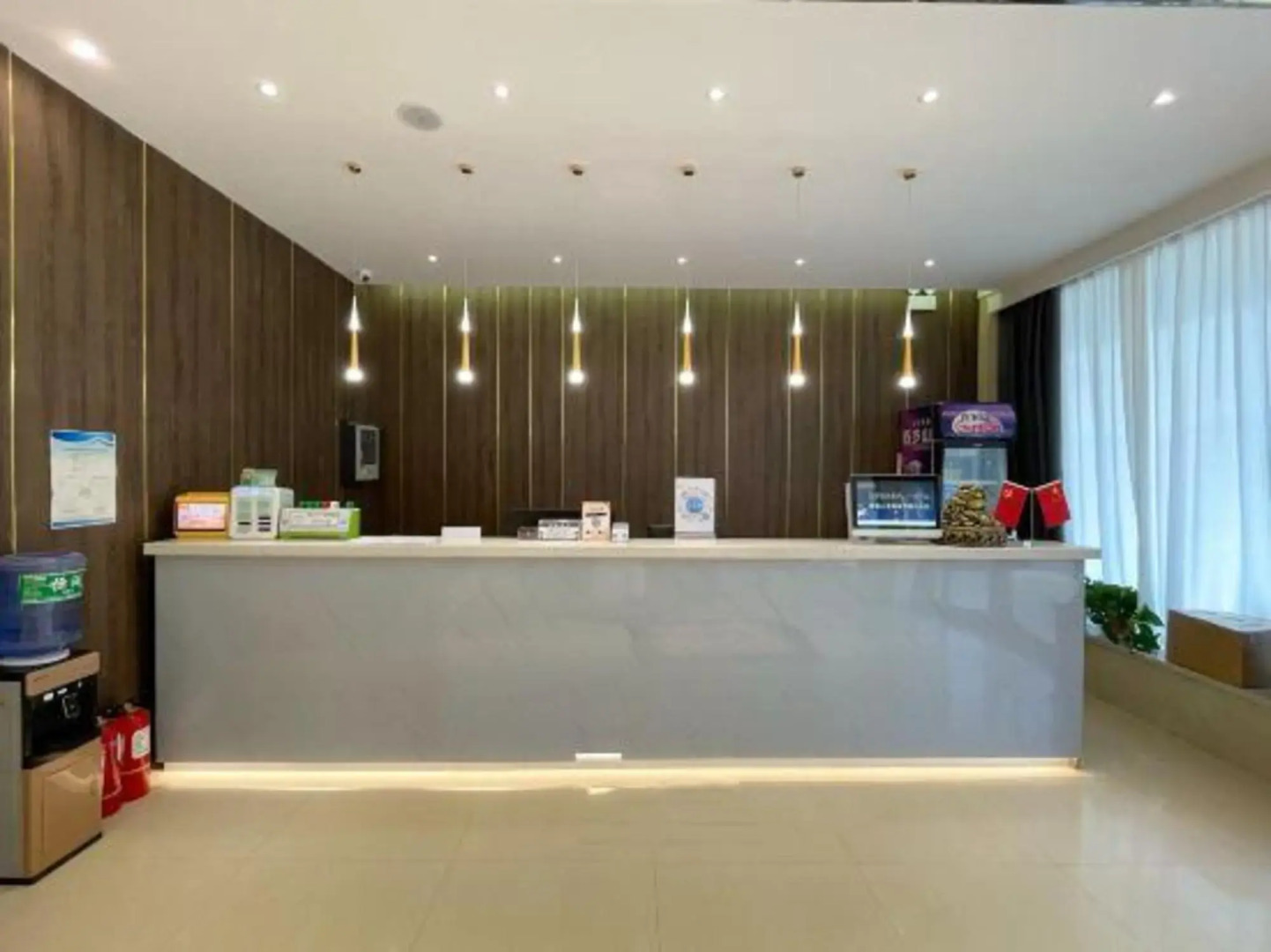 Lankao Giraden Business Hotel