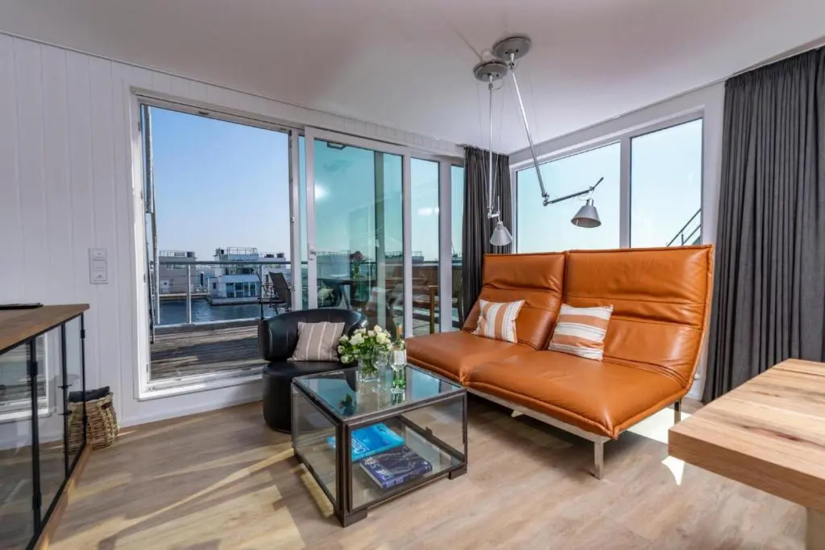 Schwimmendes Haus 10 Grad Ost