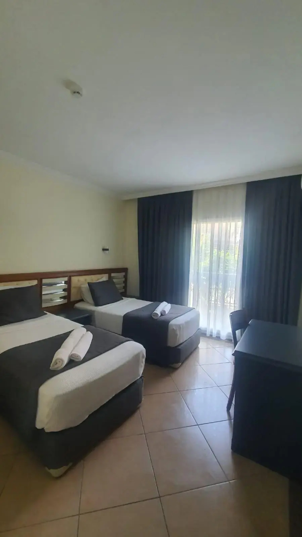 Club Karakas Apart