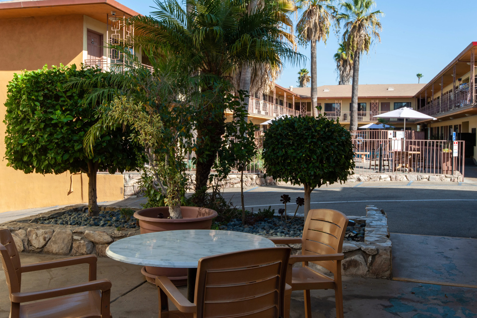 Studio City Court Yard Hotel