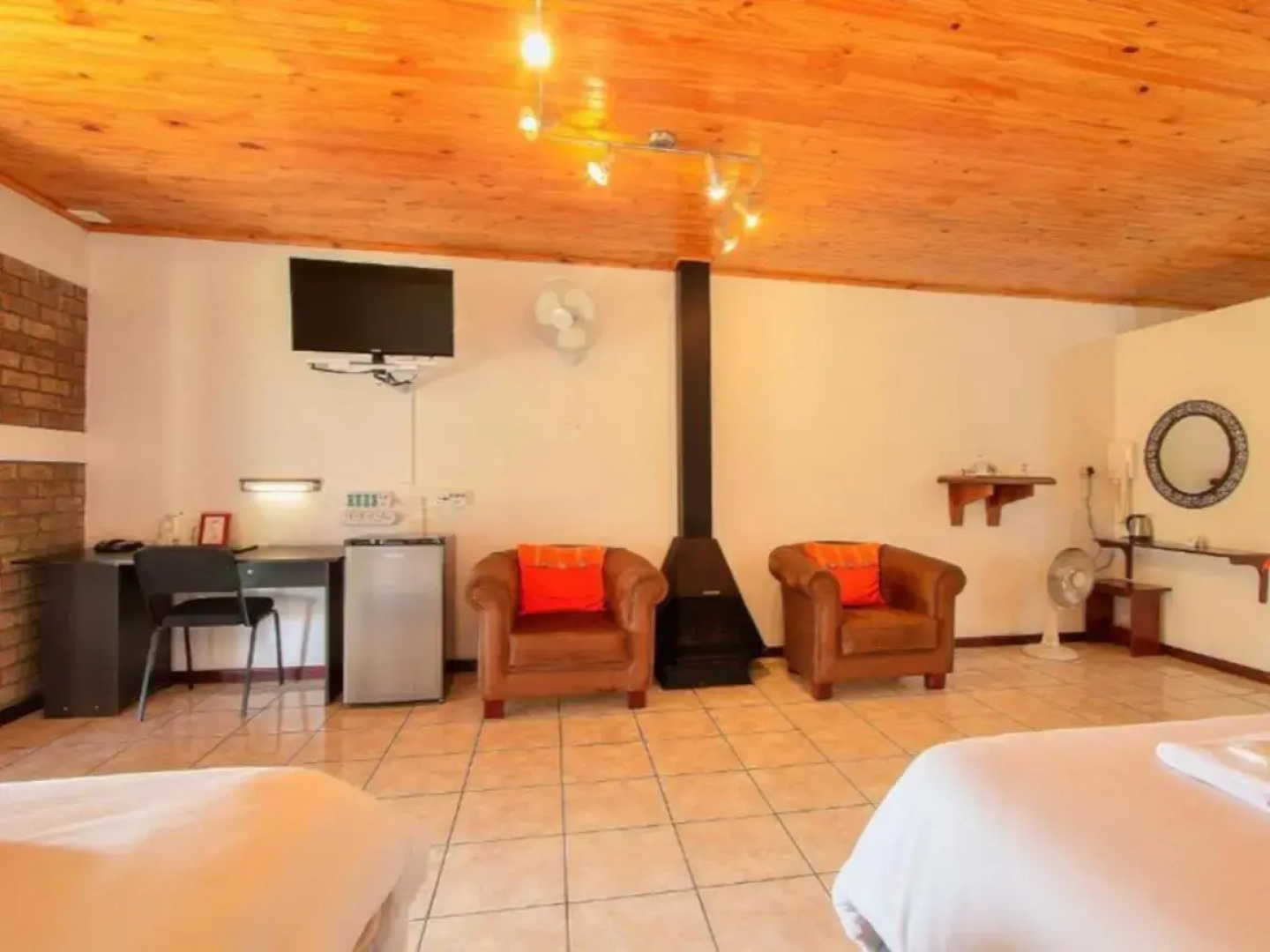 Airport Bird & Game Lodge