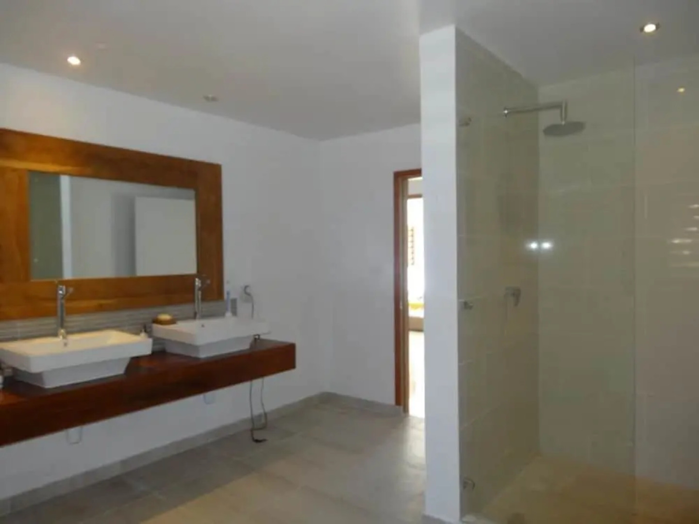 Paradise Point Views