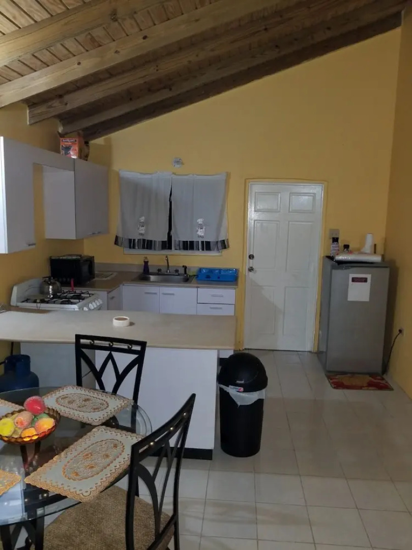 Cozy Getaway In New Harbor village