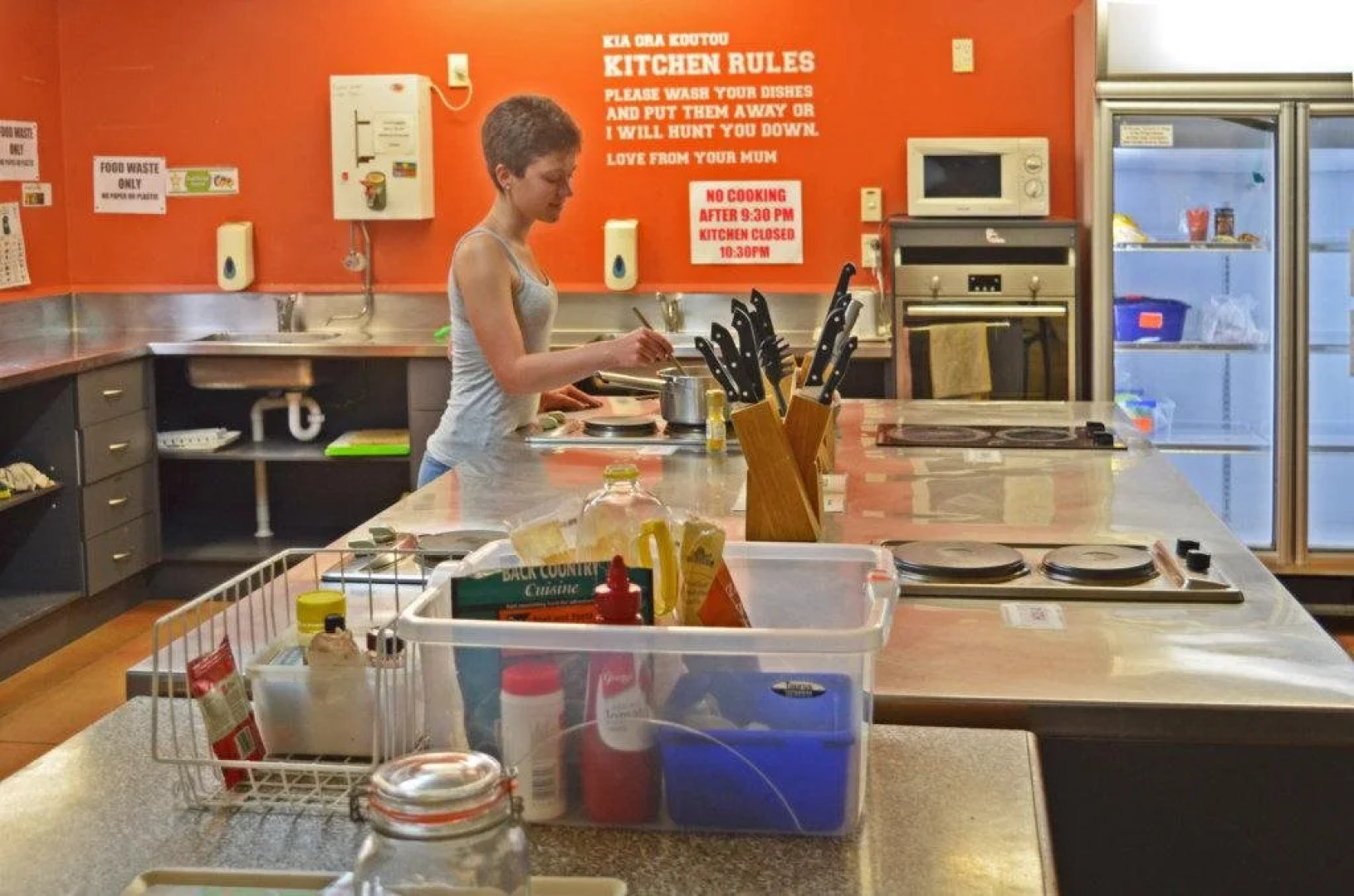 Beachcomber Lodge & Backpacker