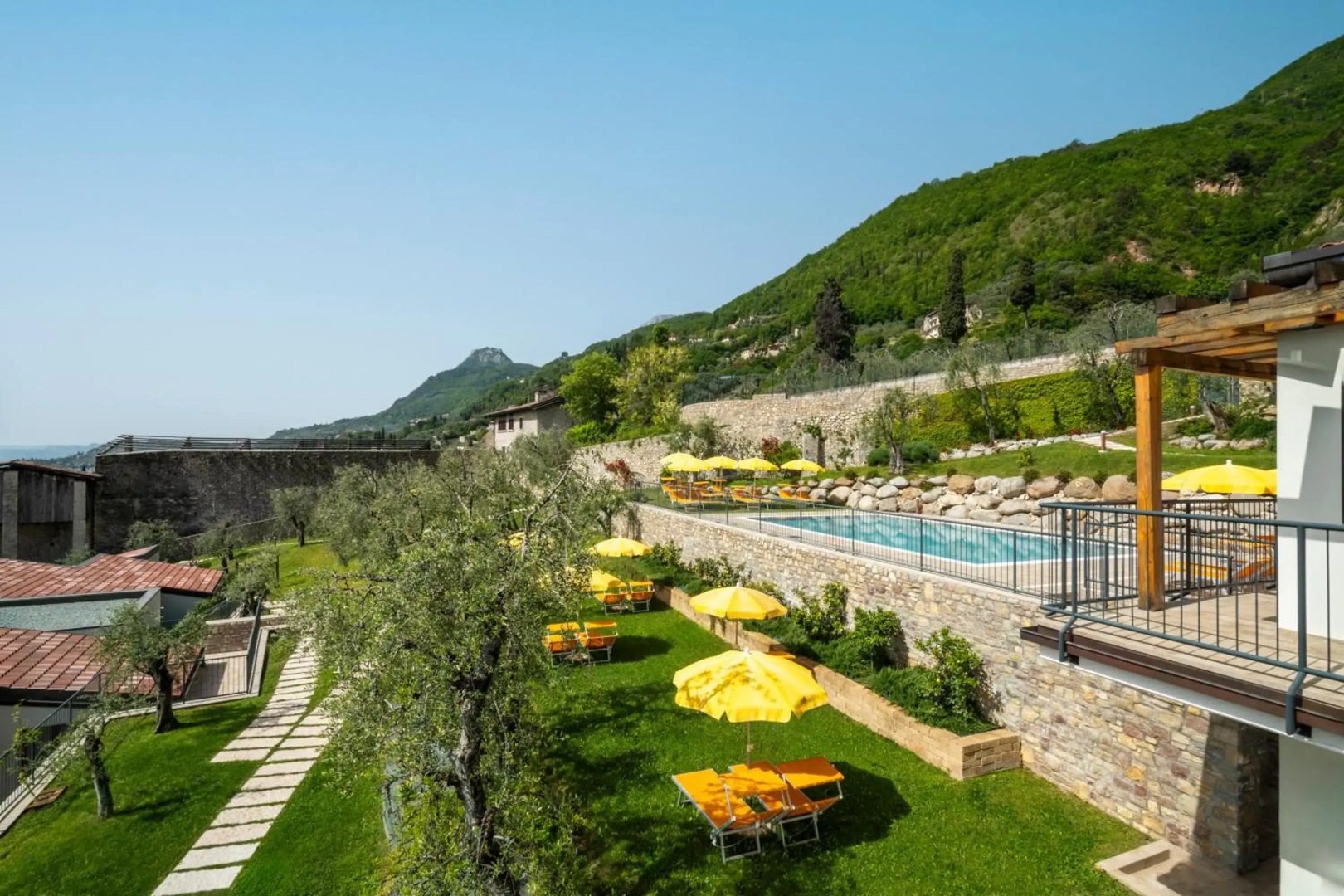 Residence Dany Appartamenti Con Cucina Vista Lago Piscina E Parcheggio