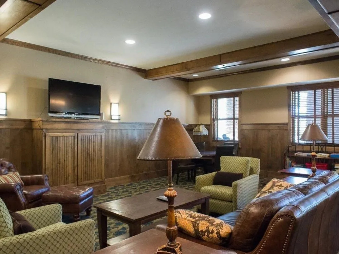 Contemporary Slopeside Condo