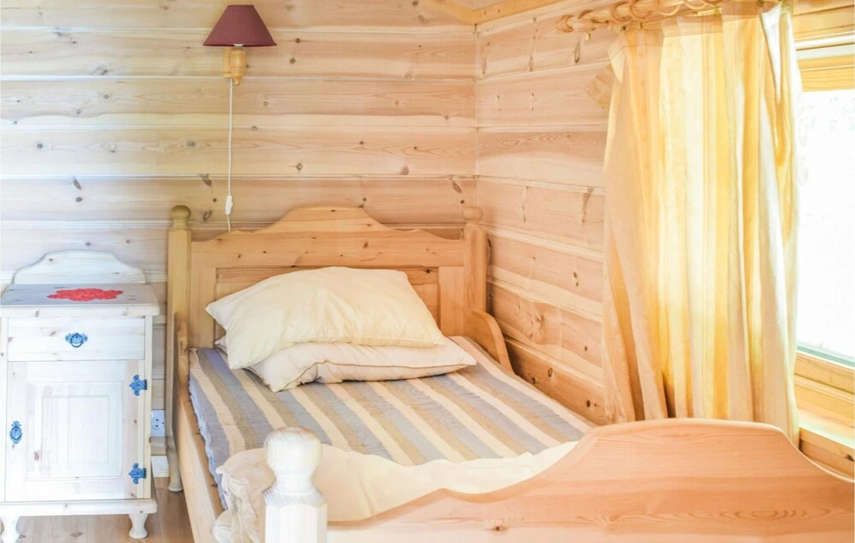 Nice Home in Olden With 3 Bedrooms and Wifi