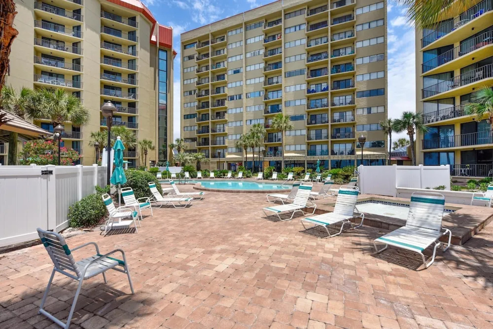 Summerhouse by Book That Condo