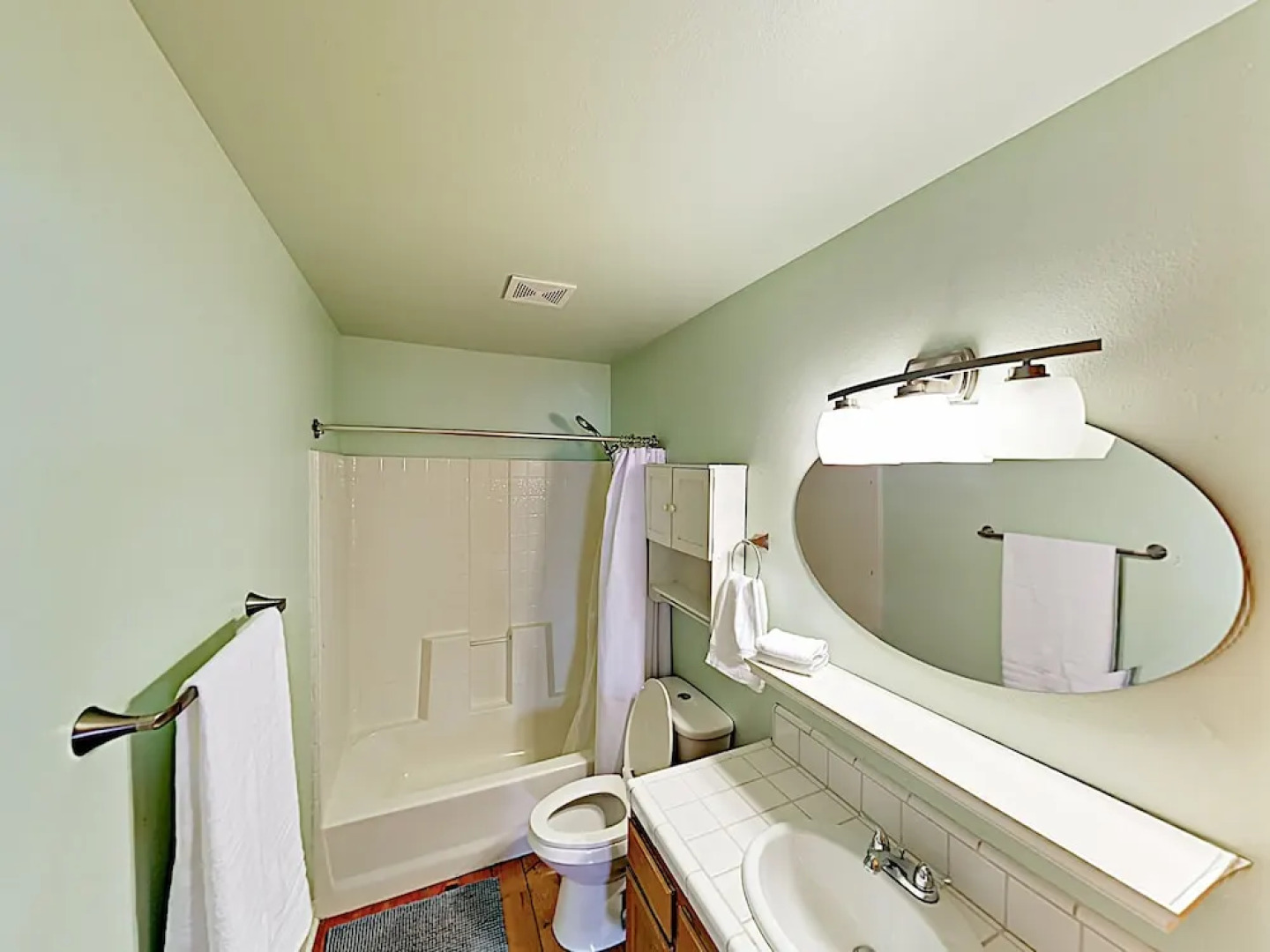 New Listing! "evergreen Escape" - Decks & Game Room 5 Bedroom Home