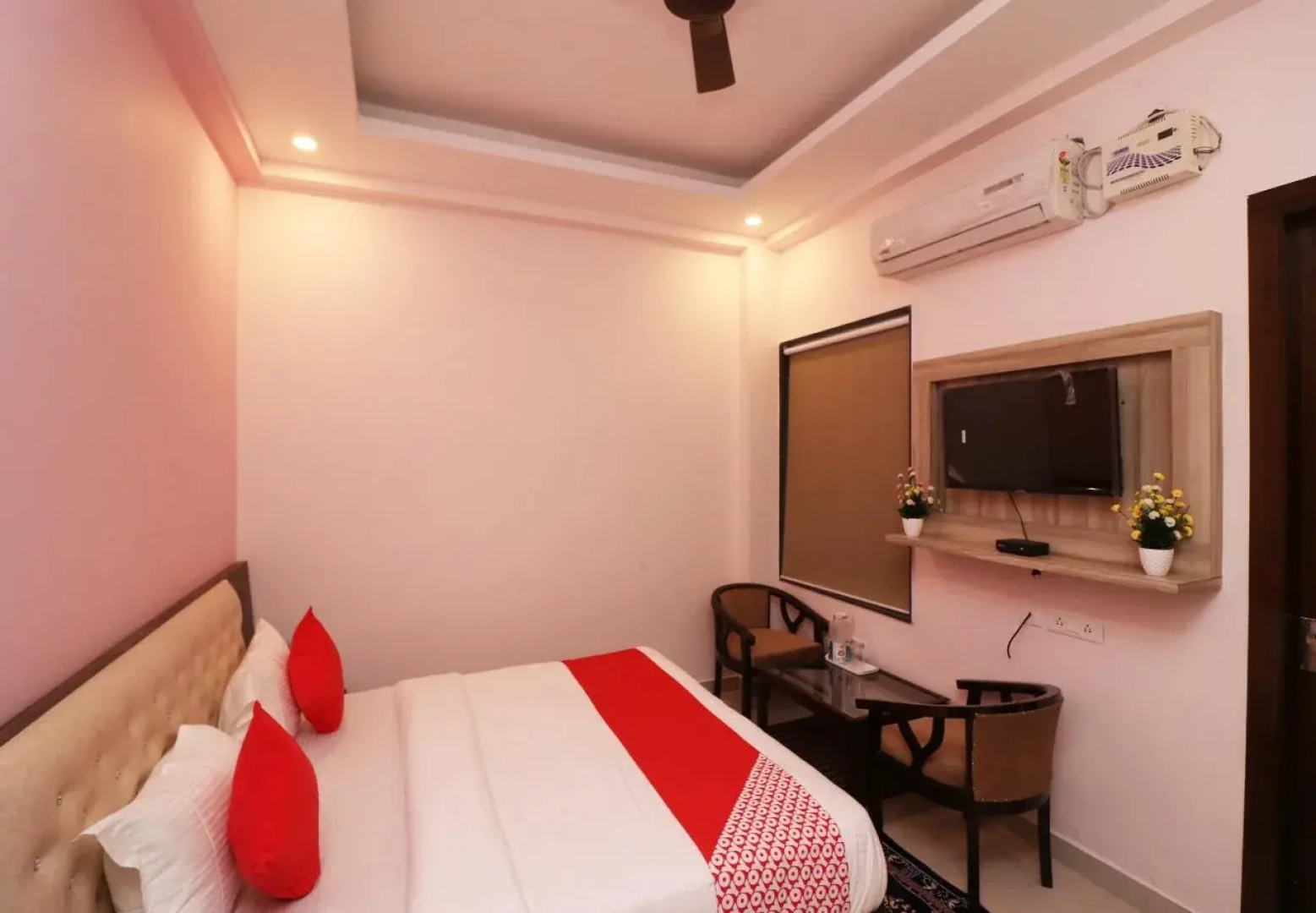 OYO 22356 Heaven Grand