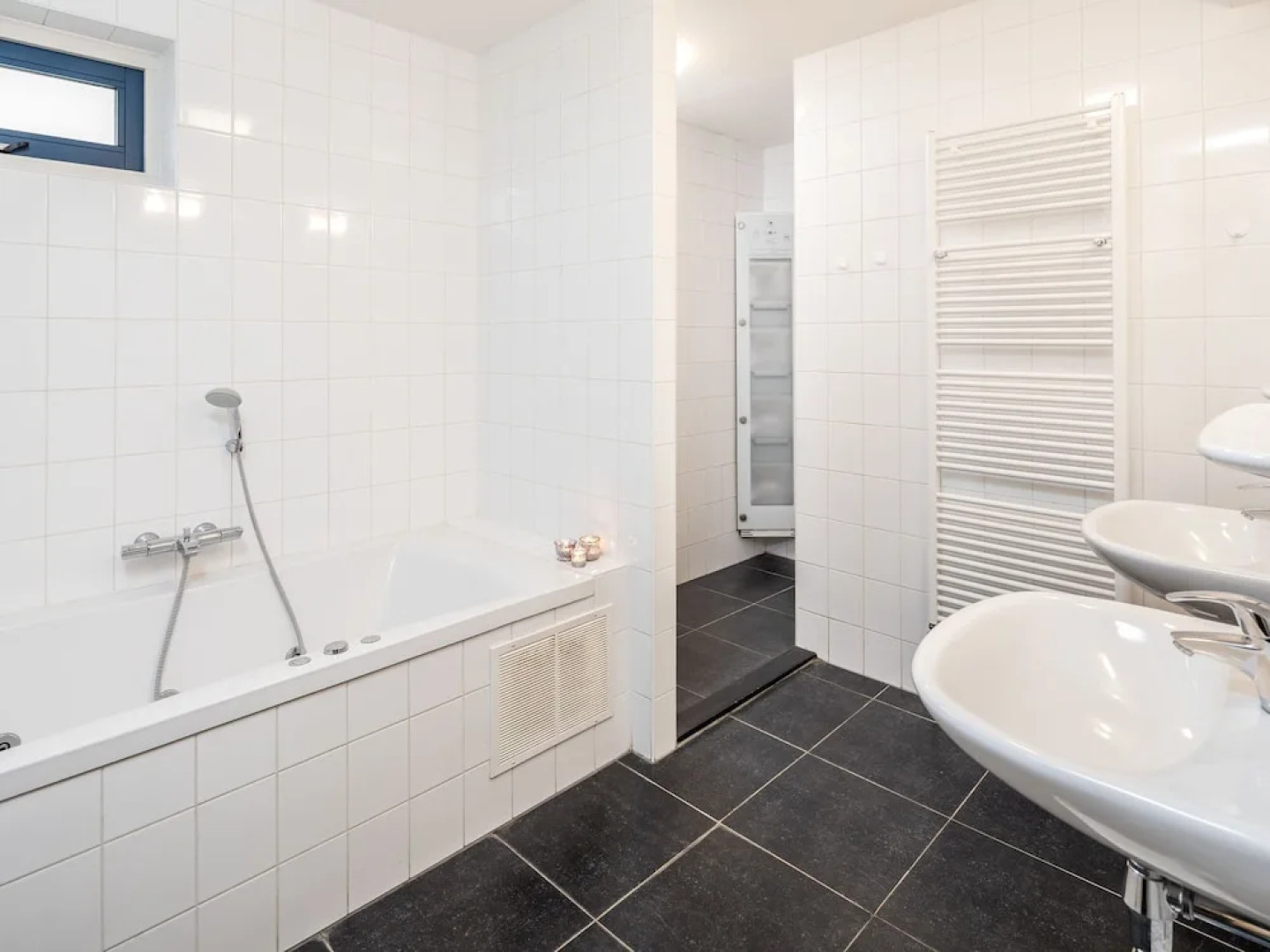 Comfortable holiday home with dishwasher in a nature reserve