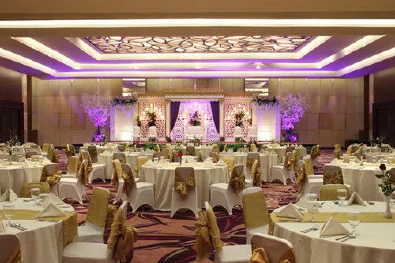 Santika Premiere Kota Harapan Indah