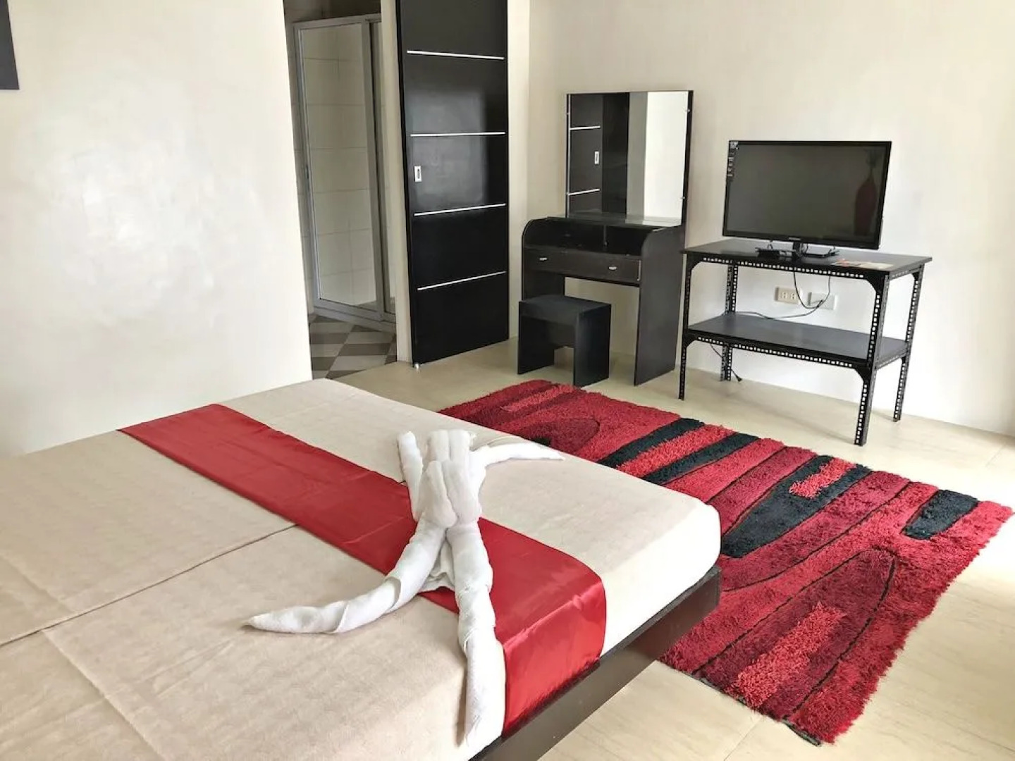 Quezon Premier Hotel - Candelaria